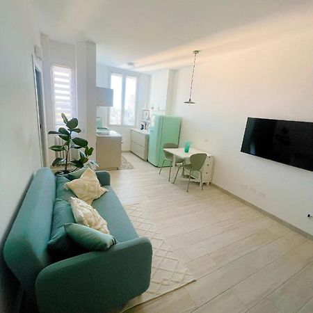 Green Apartment In Milan 10Min From Centralstation Buitenkant foto